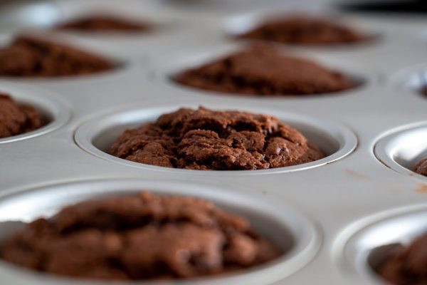 Jak wybrać formę na muffiny? Materiały, rozmiary, ceny 2026